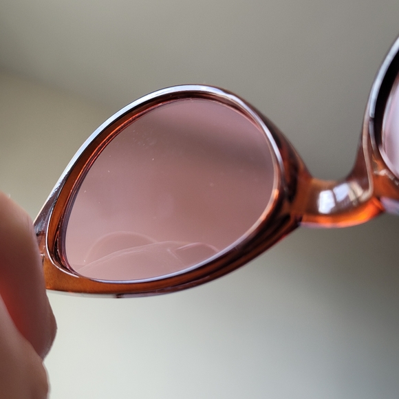 Red cat eye sunglasses - Picture 3 of 5